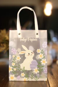 "Sacola Plástica de Páscoa Sortida colorida e resistente"