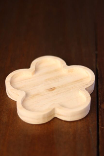 Pires de madeira em formato de trevo com 11 cm