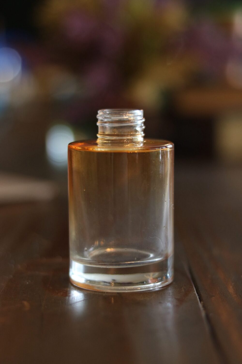 Frasco Vidro Circular Ouro Translúcido 130ml R28/410