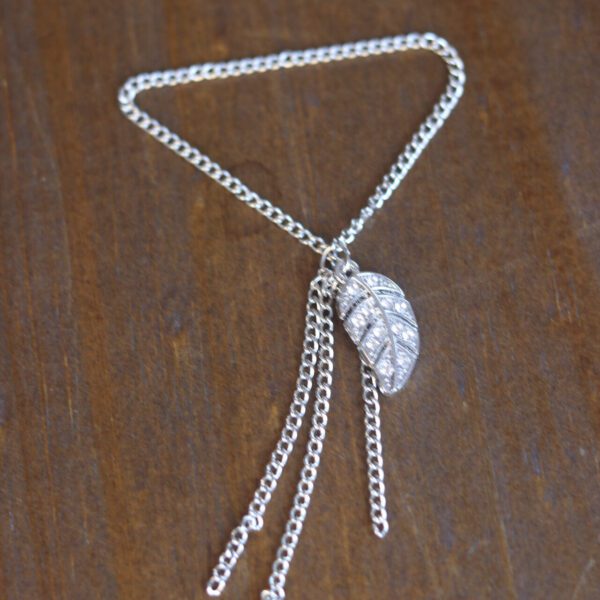 Pingente Correntinha Folha com Strass Prata