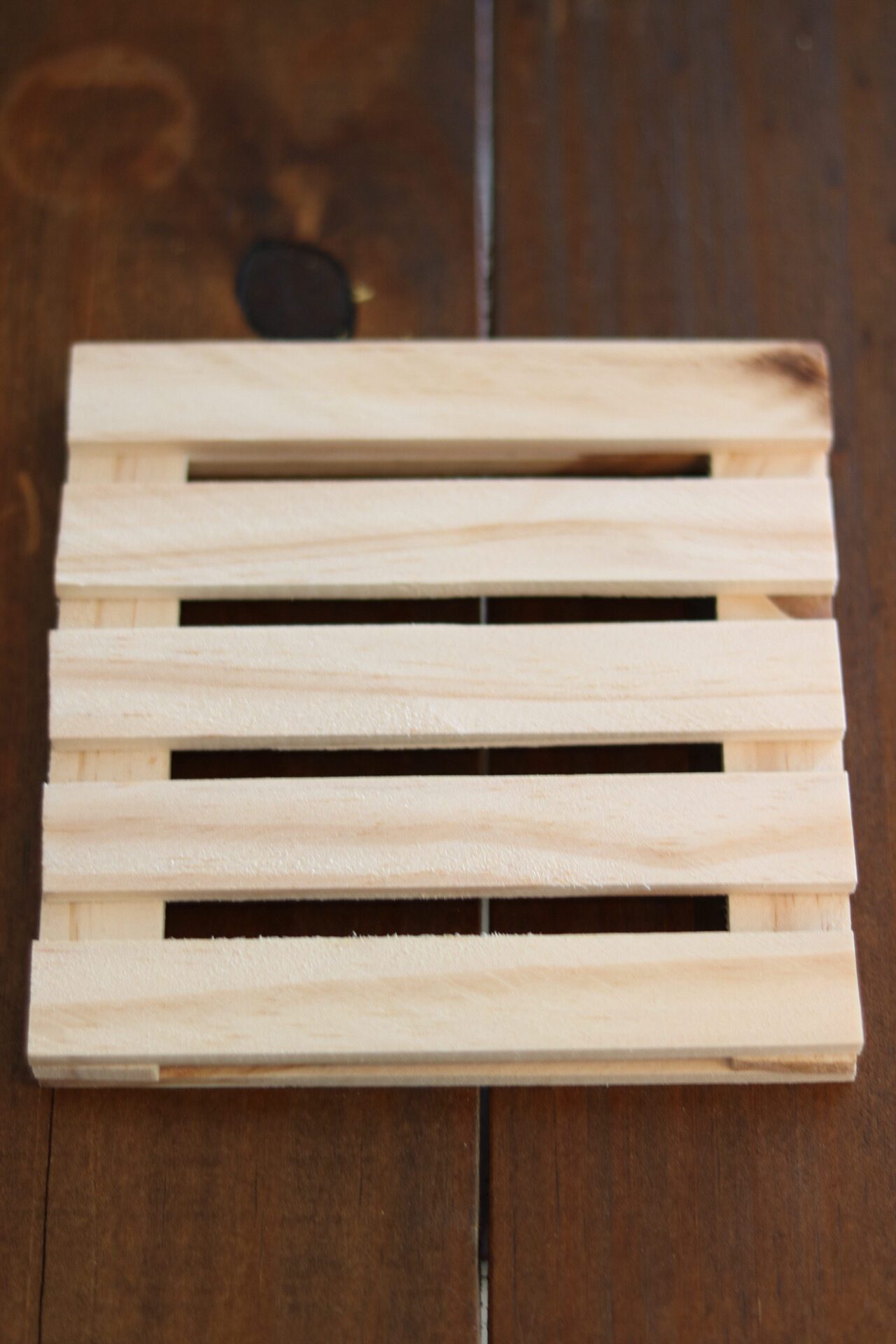 Bandeja de Pallet Madeira Quadrada 15x 15