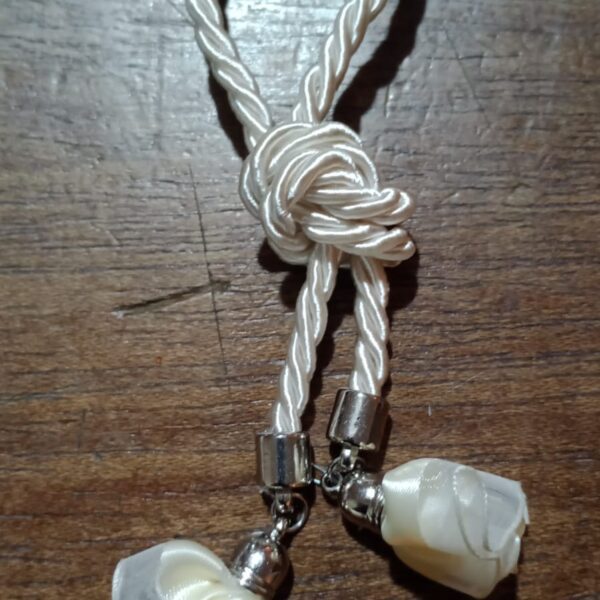 Pingente Torcel Off White Flor e Flor Prata