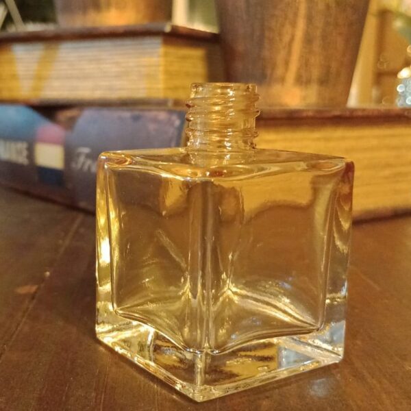Frasco Vidro Cubo Ouro Translúcido 50ML R18/415