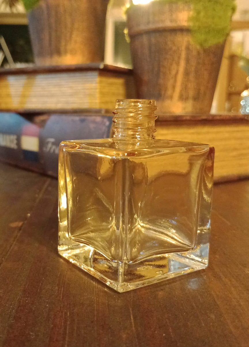 Frasco Vidro Cubo Ouro Translúcido 50ML R18/415