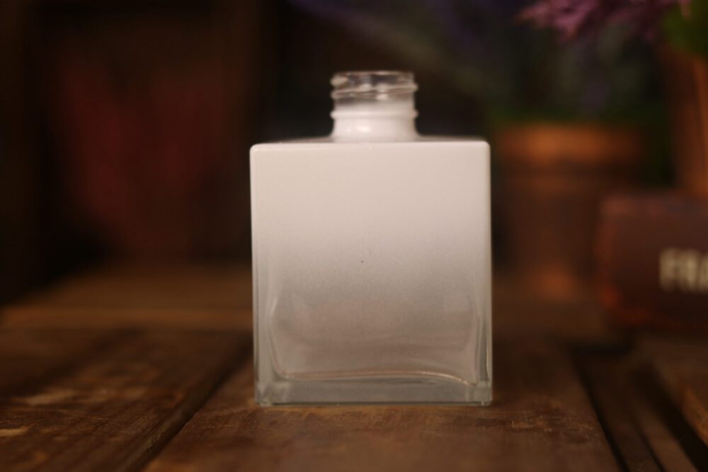 Frasco Vidro Cubo Degrade Branco 250ml R28/410