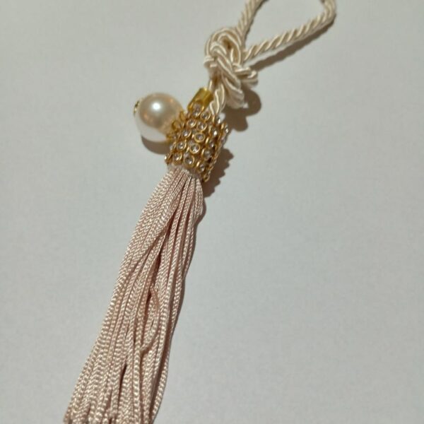 Pingente Torcel Off White Strass Perola Franja Com Dourado