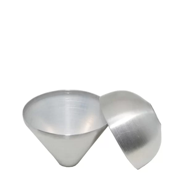 "Forma de alumínio pingo-gota para velas artesanais" "Forma de alumínio pingo-gota para sabonetes artesanais" "Produção artesanal com forma de alumínio pingo-gota"