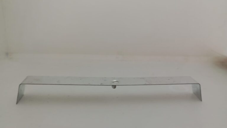 "Centralizador de pavio em alumínio modelo Vulcão para velas artesanais"