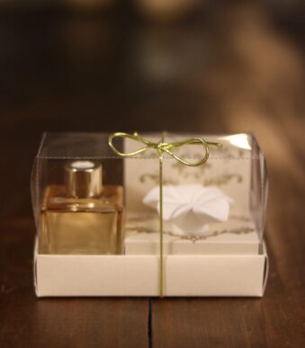Caixa Aromatizador com lírio de gesso e frasco cubo 50 ml para lembrancinhas"
