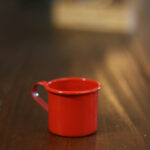 caneca de alumínio vermelha 75 ml resistente para aventuras ao ar livre