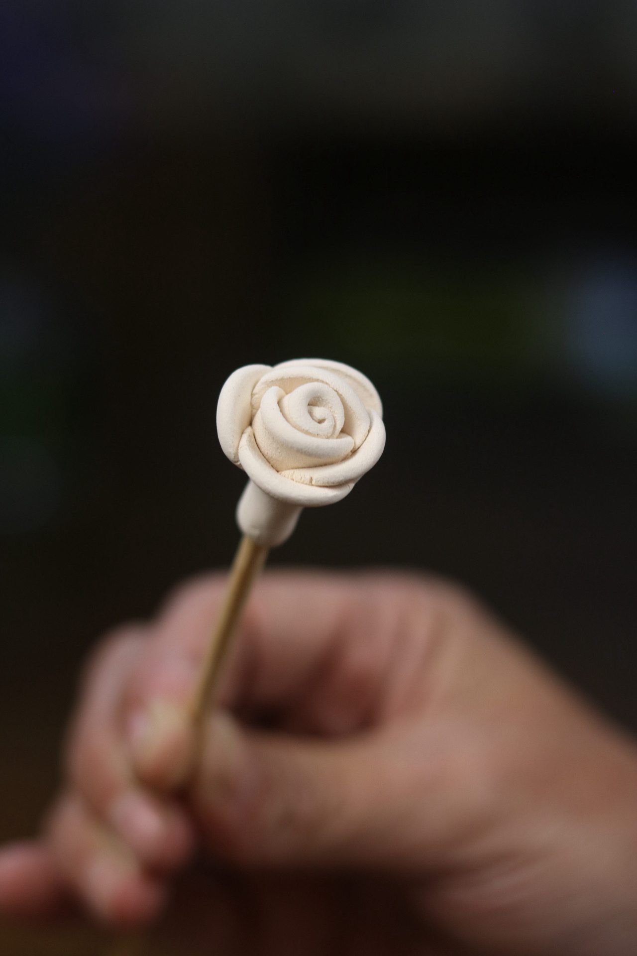 Vareta Flor Cerâmica Branca