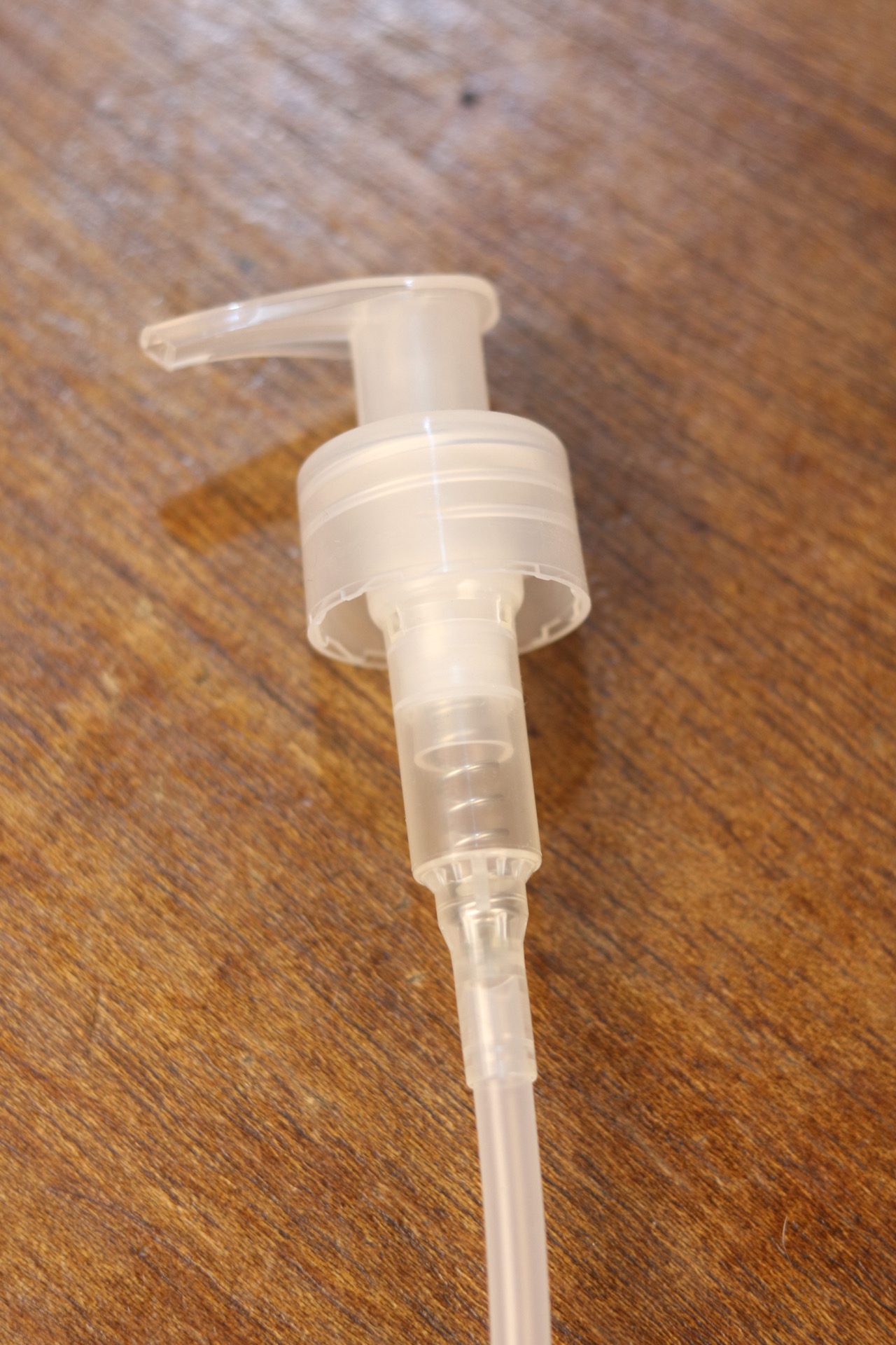 Válvula Pump Saboneteira/Alcool Gel Plástica Natural - R28-410